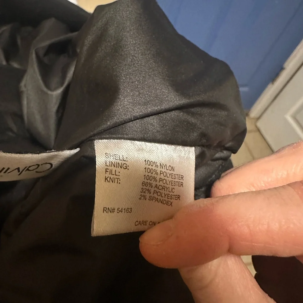 Calvin Klein Retro Puffer Jacket - Picture 7 of 7